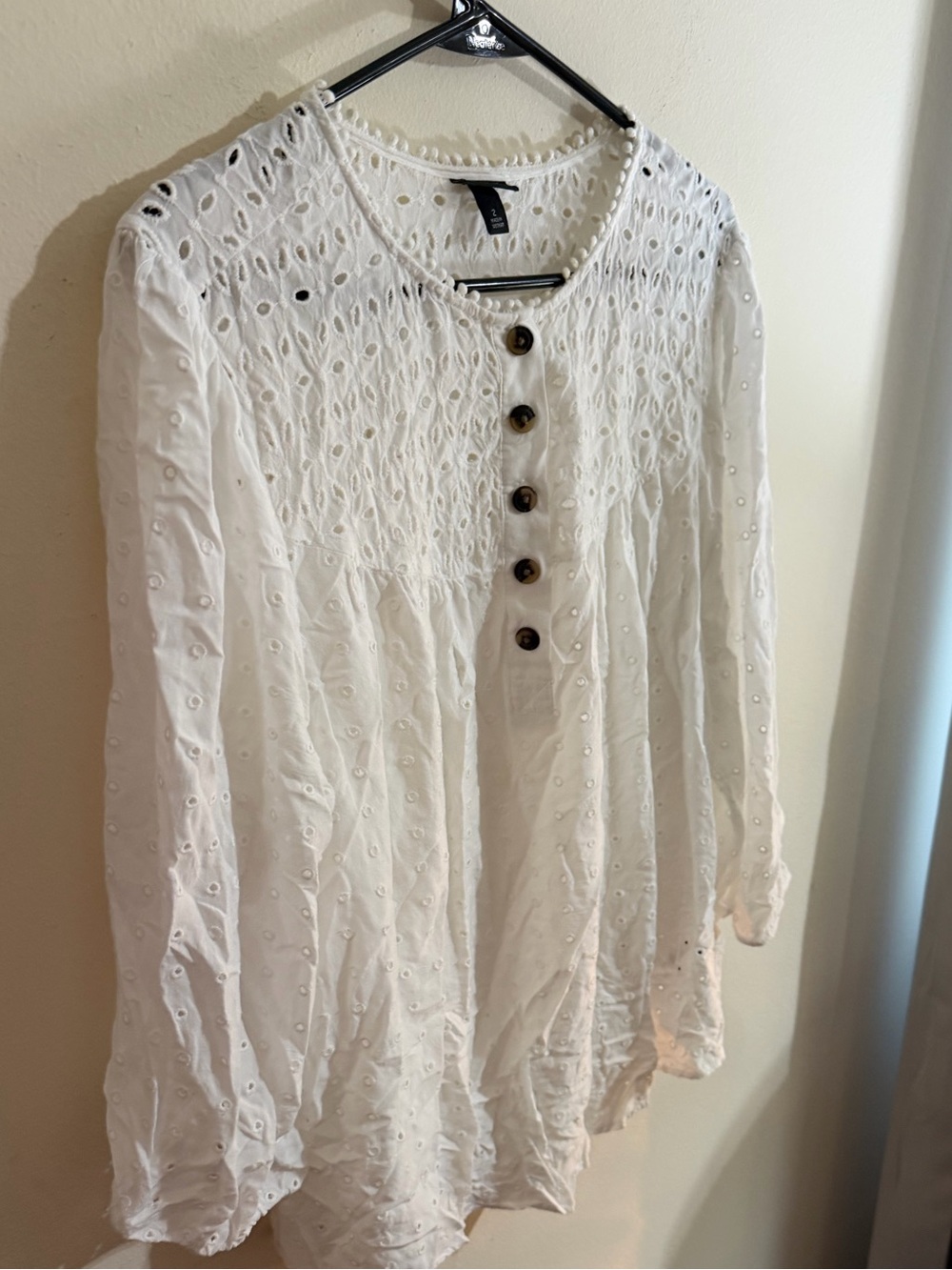Torrid Size 2x White Eyelet Buttons Blouse